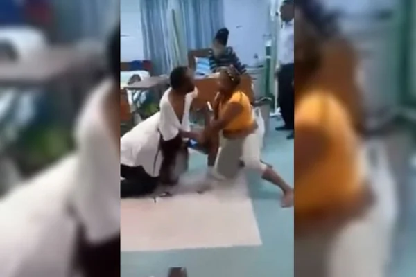Homem precisa imobilizar amante e esposa no chão do hospital