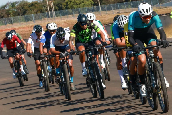 Foto colorida do Mountain Bike do Metrópoles Endurance Ciclismo - Metrópoles