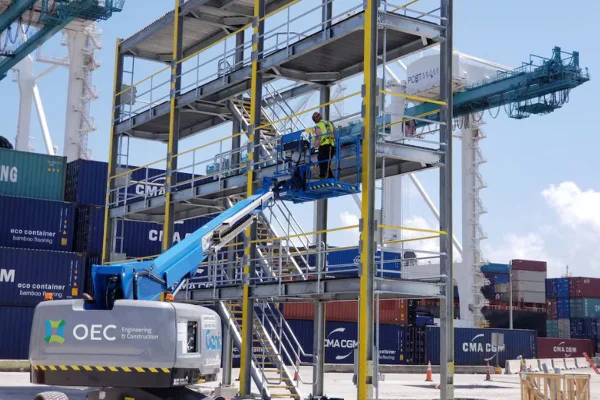 Imagem de obra da construtora OEC - Metrópoles