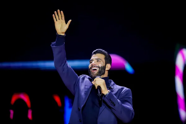 imagem colorida de Gusttavo Lima abre Na Praia Festival 2025, em Brasília