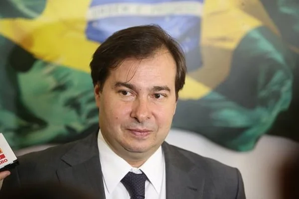 Maia inicia viagens como pré-candidato à Presidência