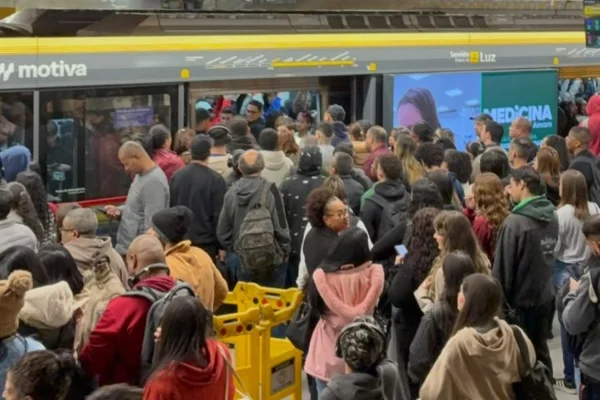 Operação Paese é acionada após falha elétrica na Linha 4-Amarela de metrô - destaque galeria Operação Paese é acionada após falha elétrica na Linha 4-Amarela de metrô - destaque galeria