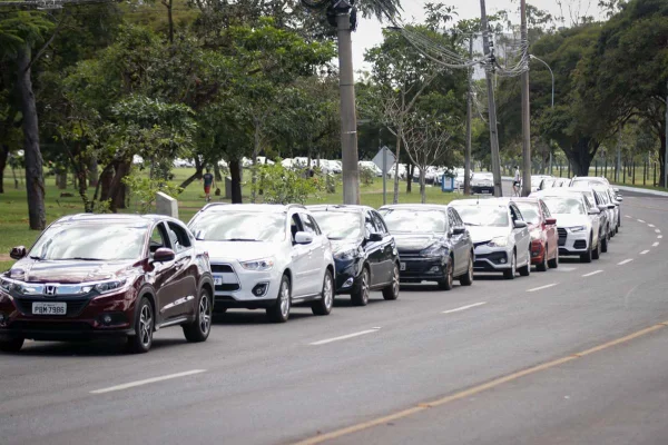 fila vacina parque cidadecovid 19 brasilia 9