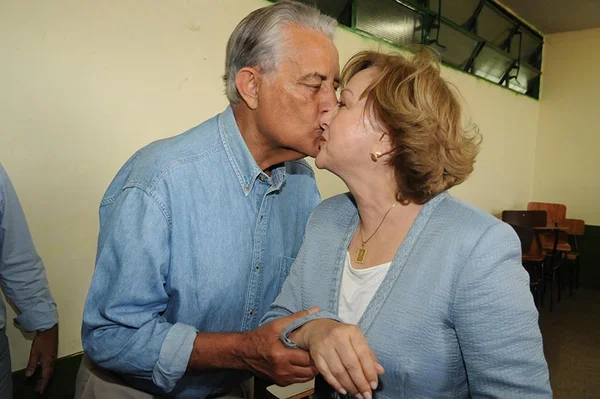 Ex-primeira-dama proíbe uso eleitoral de imagens de Joaquim Roriz