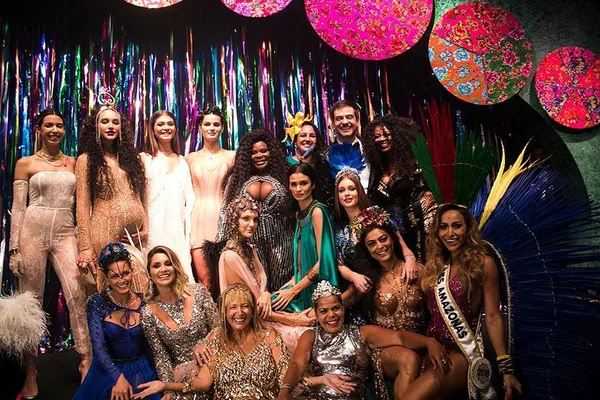 Pressão de patrocinadores faz Vogue adiar Baile de Carnaval