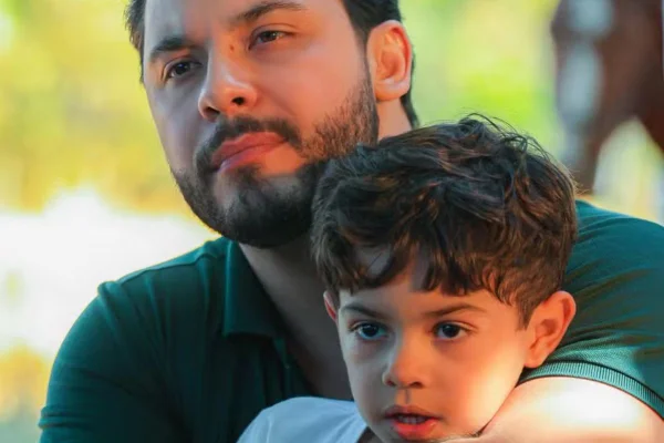 Foto colorida de Murilo Huff e Leo - Metrópoles