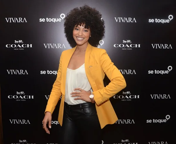 Grávida pela primeira vez, Sheron Menezzes anuncia sexo do bebê