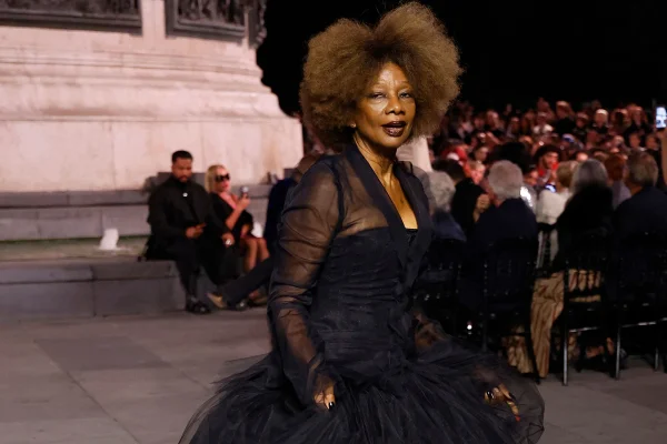 Primeira modelo negra da alta costura - Metrópoles