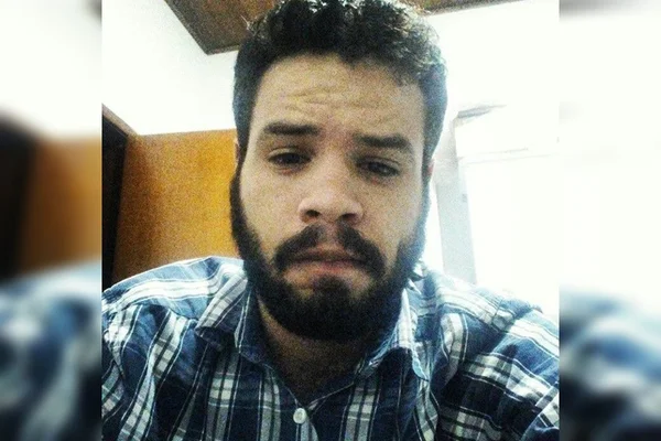 Foto de perfil do professor Hebert Silva Miguel, esfaqueado em assalto em parada de ônibus