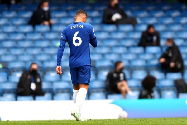 Thiago Silva é expulso em jogo do Chelsea