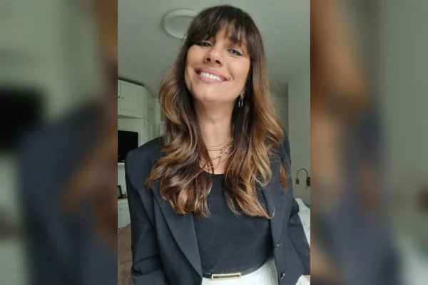 empresária Priscila Udenal, de 42 anos, convive com asma grave desde a adolescência. Metrópoles