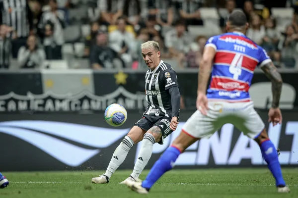 Imagem colorida do jogo entre Atlético-MG x Fortaleza