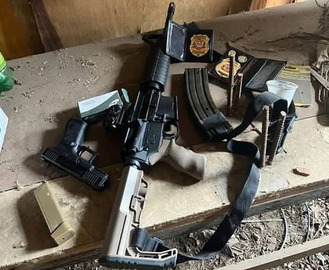 fuzil e pistola