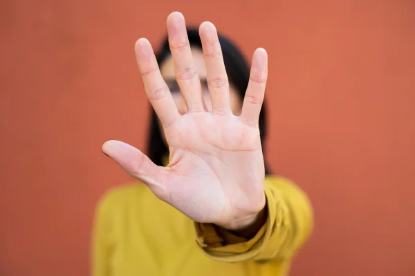 Imagem conceito de combate à violência contra a mulher. - Metrópoles