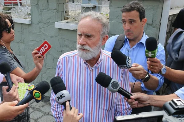 PT quer responsabilizar quem chamou Lula de “lixo” em voo para prisão