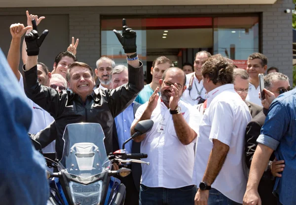 Bolsonaro quer manter estabilidade em carreiras típicas de Estado
