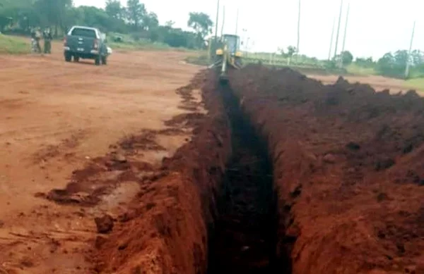Vala entre municipio paraguaio e Mato Grosso do Sul