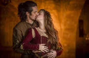 Afonso logo deverá se tornar rei, mas o amor pela plebeia Amália, de Artena, o faz abdicar do trono. Afonso logo deverá se tornar rei, mas o amor pela plebeia Amália, de Artena, o faz abdicar do trono.
