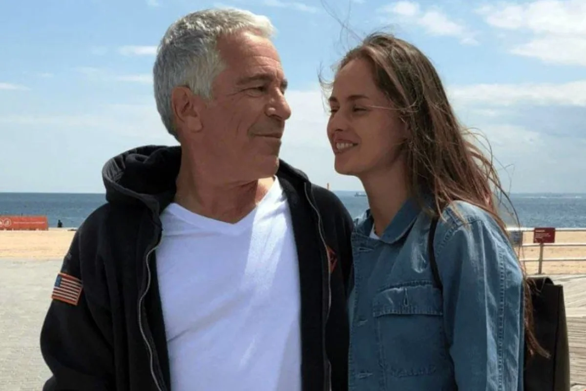 Karyna Shuliak e Jeffrey Epstein em viagem Karyna Shuliak e Jeffrey Epstein em viagem