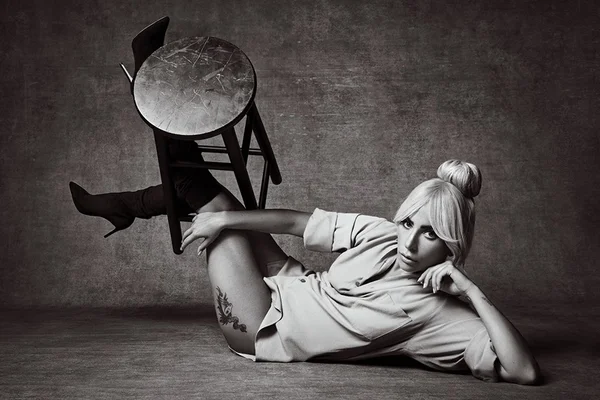 Lady Gaga usa sapato de marca brasileira em ensaio da revista Variety