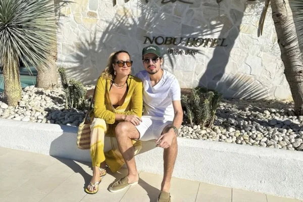Filho de Faustão curte hotel deslumbrante em Ibiza ao lado da namorada