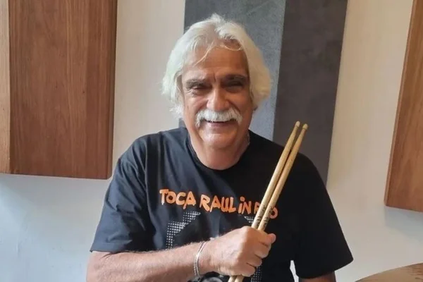 Morre o baterista Ivan Conti, o Mamão, do grupo Azymuth, aos 76 anos