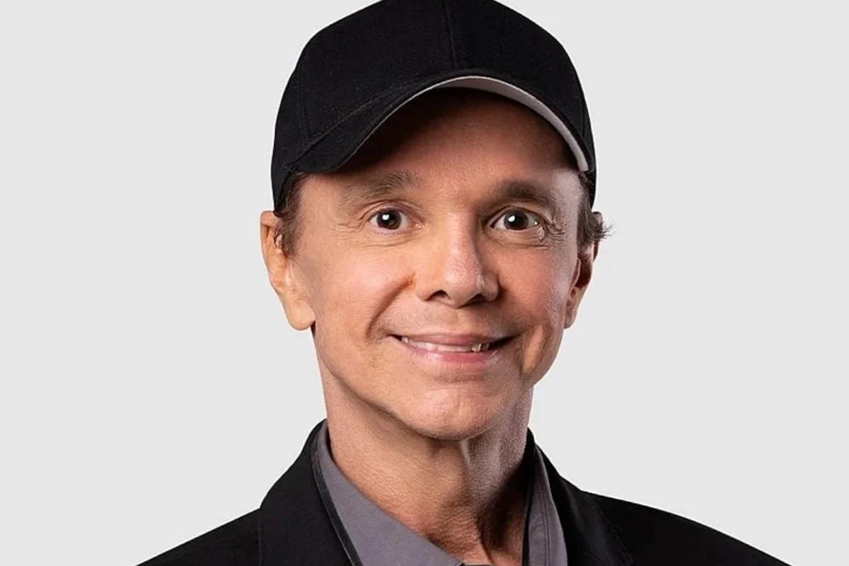 Cantor Netinho anuncia que está curado do câncer