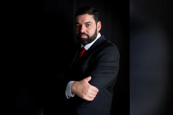 Quem era o advogado atraído para imobiliária por “clientes” e morto a tiros