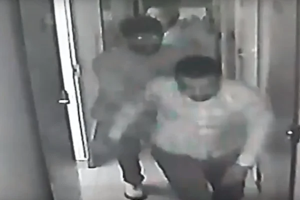 Vídeo mostra bandidos roubando farmácia em Águas Claras. Assista