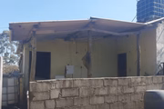 Em uma residência construída no mesmo terreno, os policiais apreenderam duas espingardas e munições