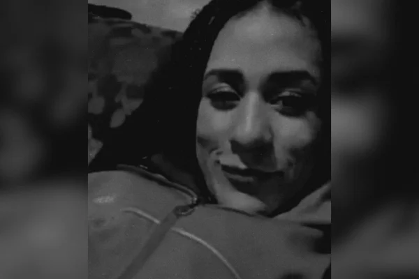 Imagem colorida mostra agressão a mulher em São Bernardo do Campo. Metrópoles