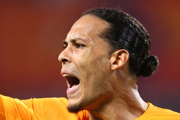 Van Dijk é o grande capitão da Holanda