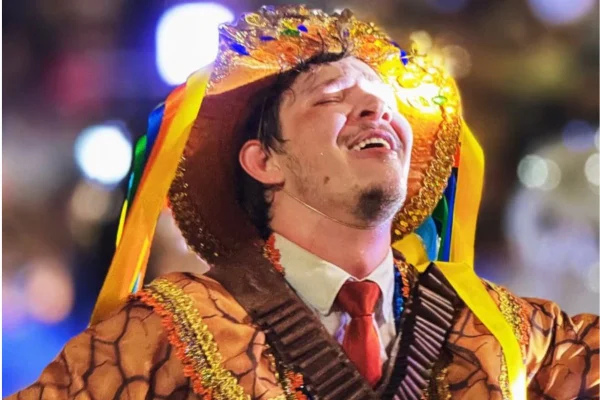 Carlos Eduardo Nascimento Silva, dançarino de 22 anos, perdeu o controle da moto e bateu em uma mureta na madrugada deste sábado (5/9) - Metrópoles