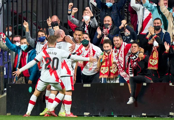 Barcelona desperdiça pênalti e perde para Rayo Vallecano no Espanhol