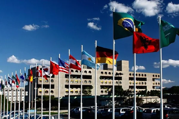 Rede Sarah abre seleção para clínico médico e neurocirurgião no DF