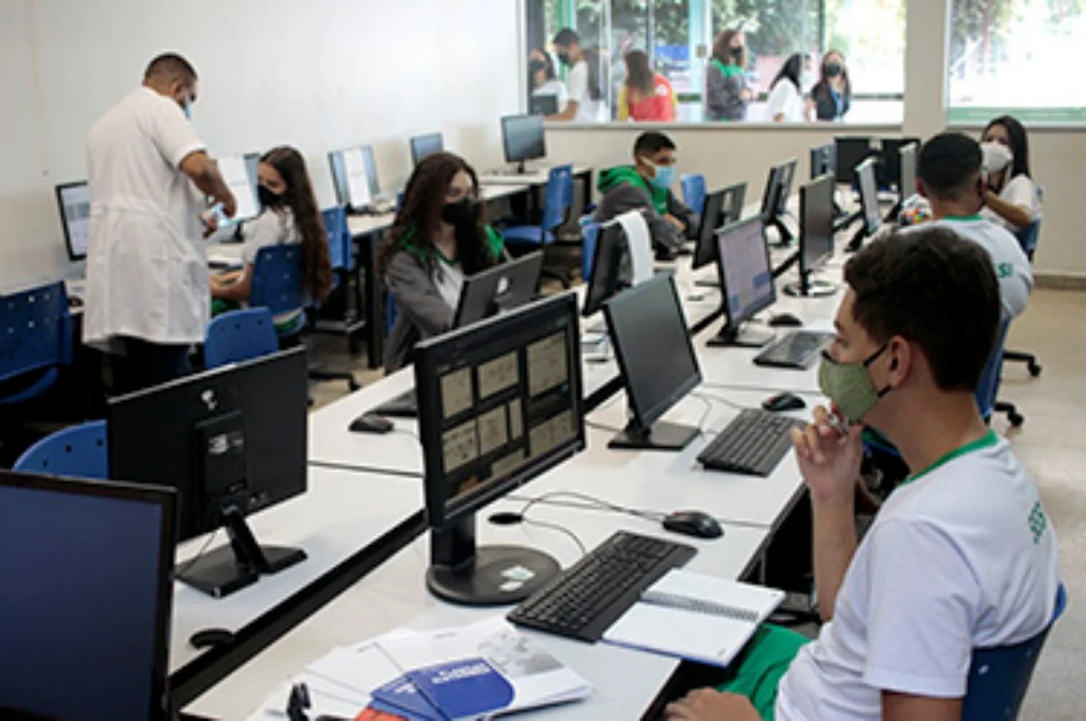 Interessados em se matricular para o próximo ano letivo do novo ensino médio do Sesi-DF têm até esta quarta-feira (8/12) para realizar as inscrições Interessados em se matricular para o próximo ano letivo do novo ensino médio do Sesi-DF têm até esta quarta-feira (8/12) para realizar as inscrições