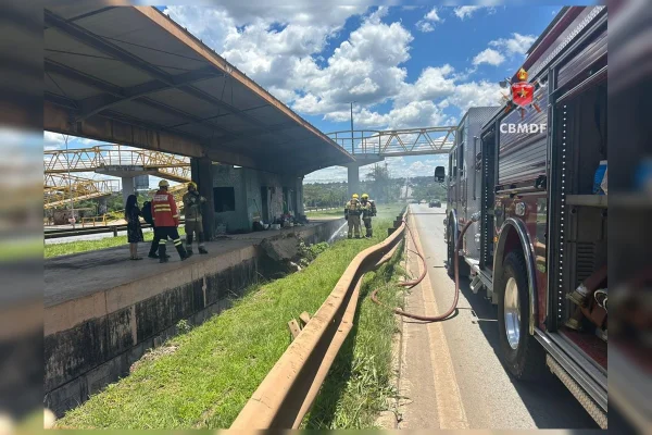 Terminal de VLT pega fogo e provoca muita fumaça em rodoviária do DF