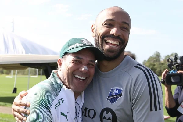Palmeiras treina em Orlando com a visita do francês Thierry Henry