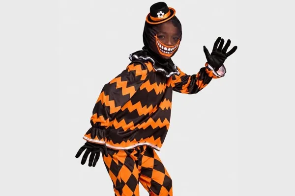 Acusada de blackface, Target retira fantasia de Halloween das lojas