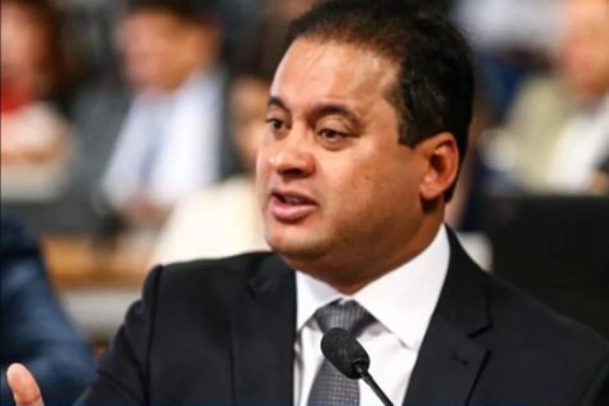 Quem é Weverton Rocha, senador que tem parentes alvos de ação da PF