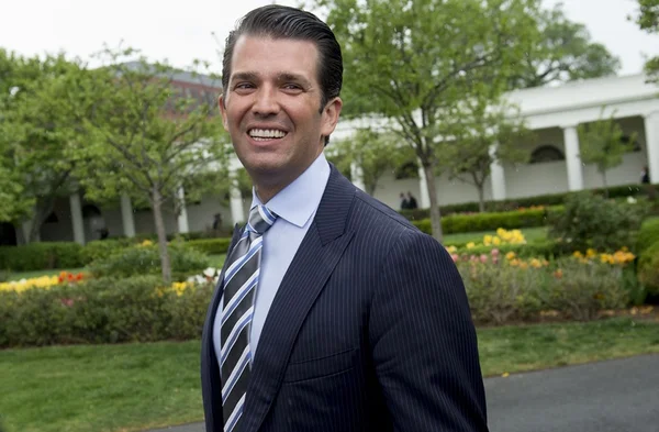 Filho de Trump é acusado de participar da interferência russa