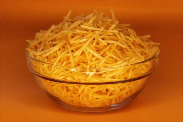 Faça uma batata palha crocante na airfryer em poucos minutos