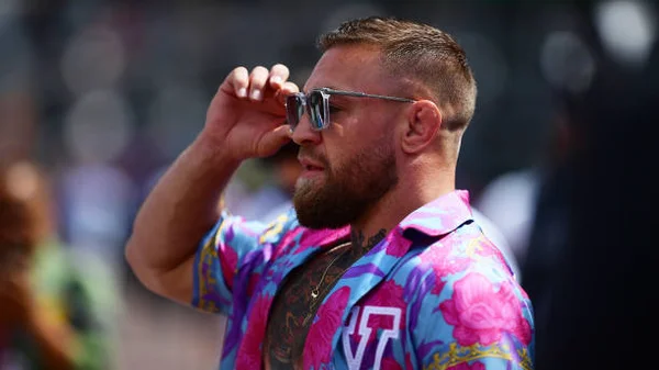 De McGregor para José Aldo: “Quem mijou no seu açaí?”
