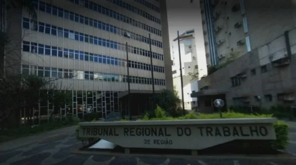 Mulher será indenizada após chefe chamá-la de “feia” e “esquisita”