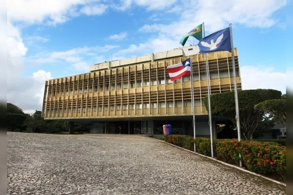 Sefaz-BA: edital é publicado com 60 vagas e salário de até R$ 19 mil