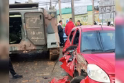 Após o impacto, os militares pararam para verificar a situação