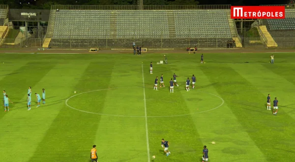 Jogo da Copa Brasília Sub-20 é adiado por problemas em estádio. Veja