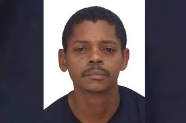 Homem negro de bigode