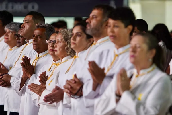 imagem colorida de Festa de Nossa Senhora Aparecida na Esplanada dos Ministérios, em Brasília 4