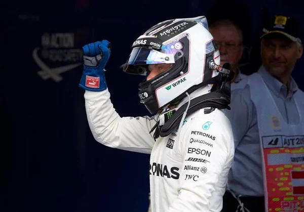 Mercedes renova contrato com Valtteri Bottas por mais uma temporada